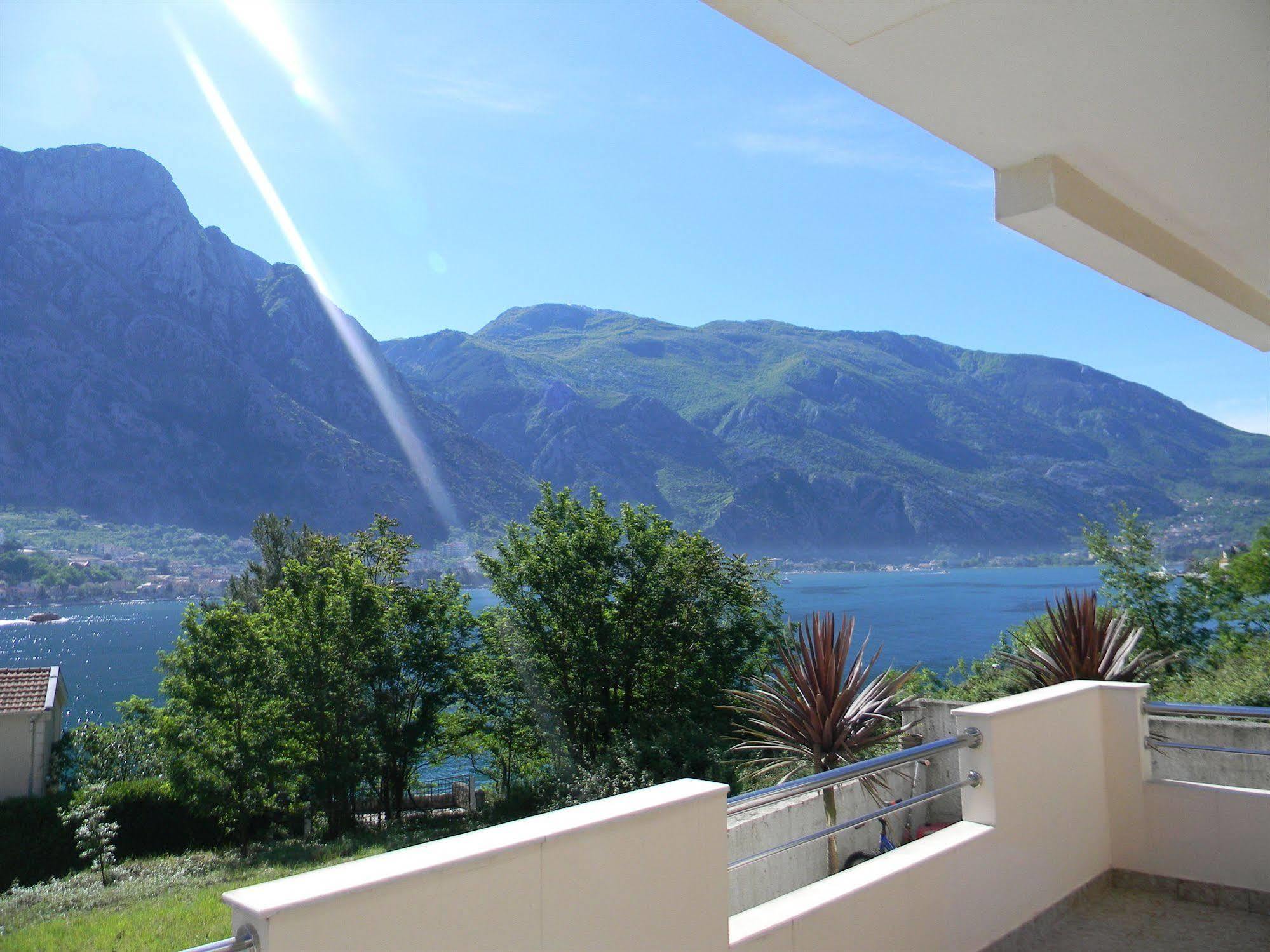 Hotel Galia Kotor Exteriör bild